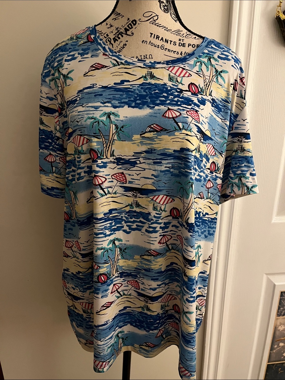 😃Coral Bay Blue and Cream Coastal Print Short Sleeve Tee